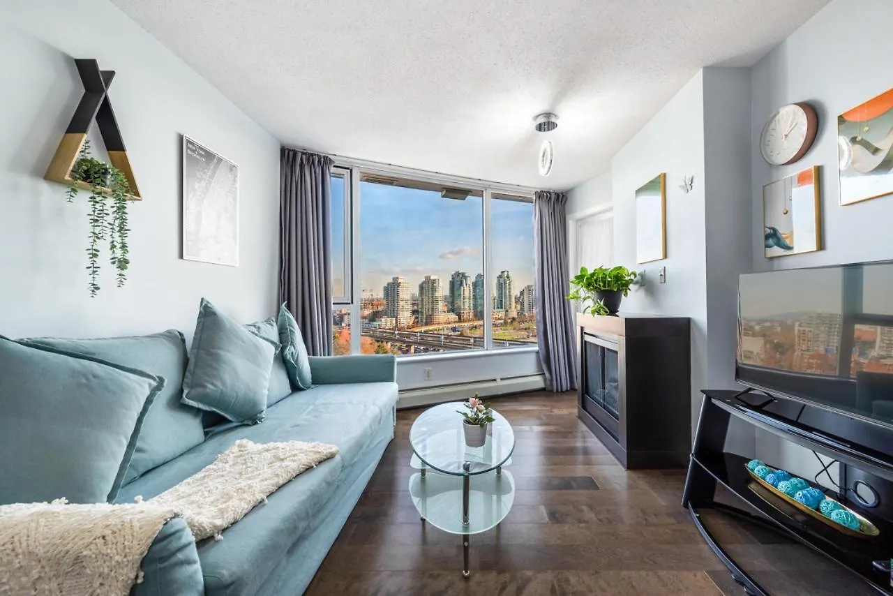 Downtown 1 Bedroom Water View Condo Ванкувер